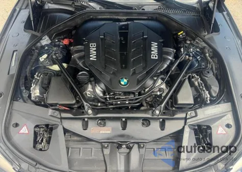 2015 BMW 750 Xi из США, поврежденный, VIN WBAYB6C5XFD965910